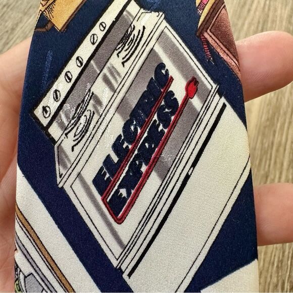 Nicole Miller Helig Meyers vintage silk novelty tie - Picture 8 of 8